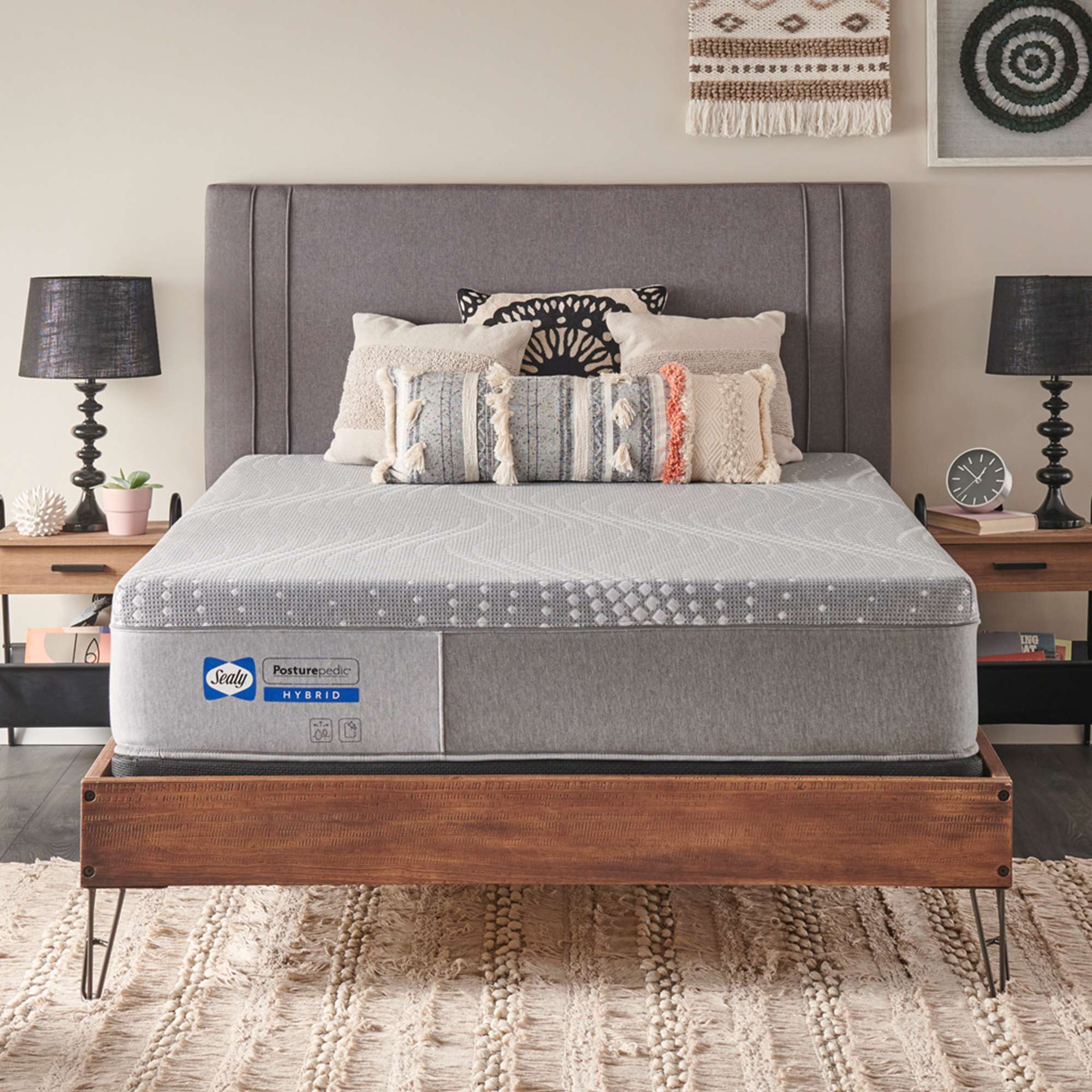 Sealy Paterson Medium Hybrid Queen Mattress